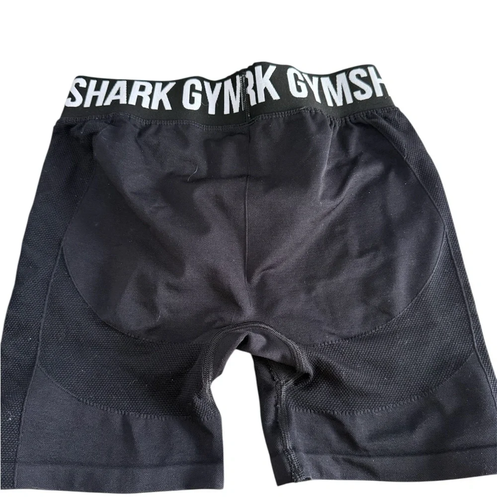 Gymshark seamless shorts - Picture 2 of 3